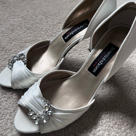 White Satin Peep Toe Pumps Size 7.5 - Picture 3 of 6